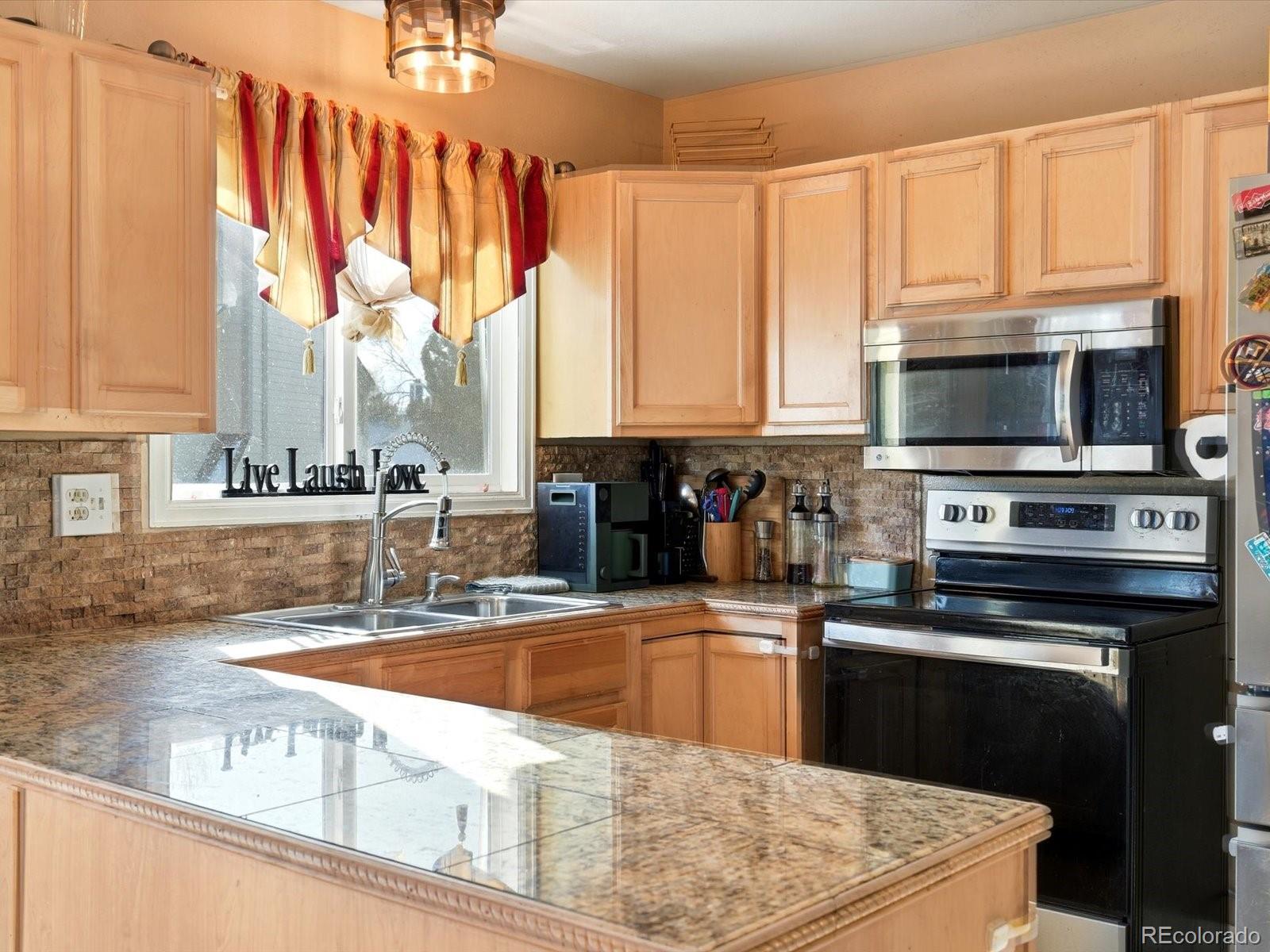 MLS Image #14 for 20762 e 44th avenue,denver, Colorado