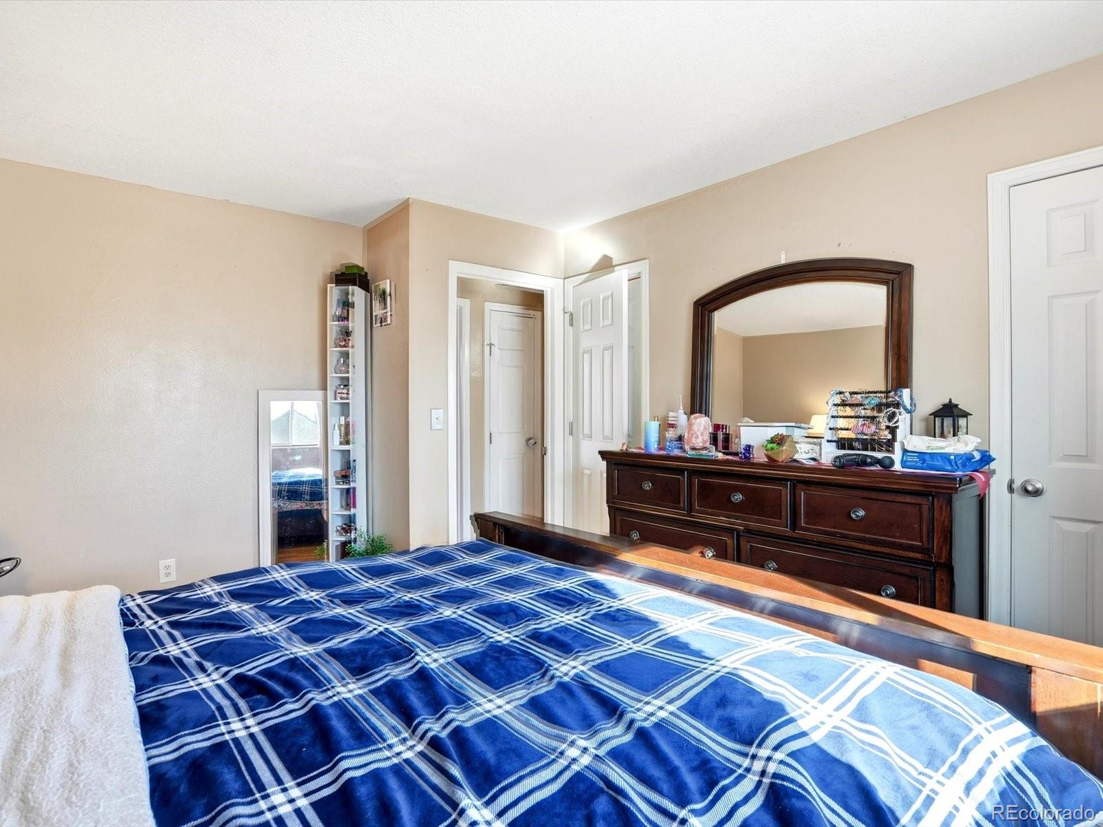 MLS Image #7 for 20762 e 44th avenue,denver, Colorado