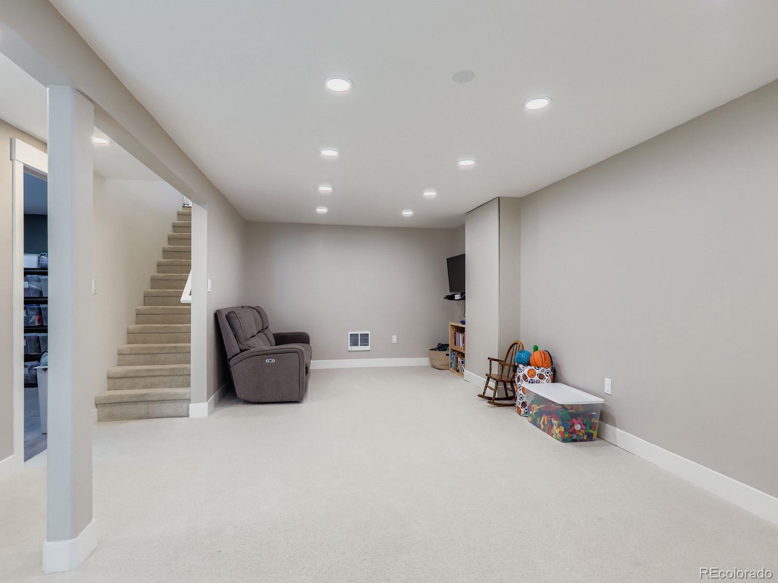 MLS Image #9 for 2207  bowen street,longmont, Colorado