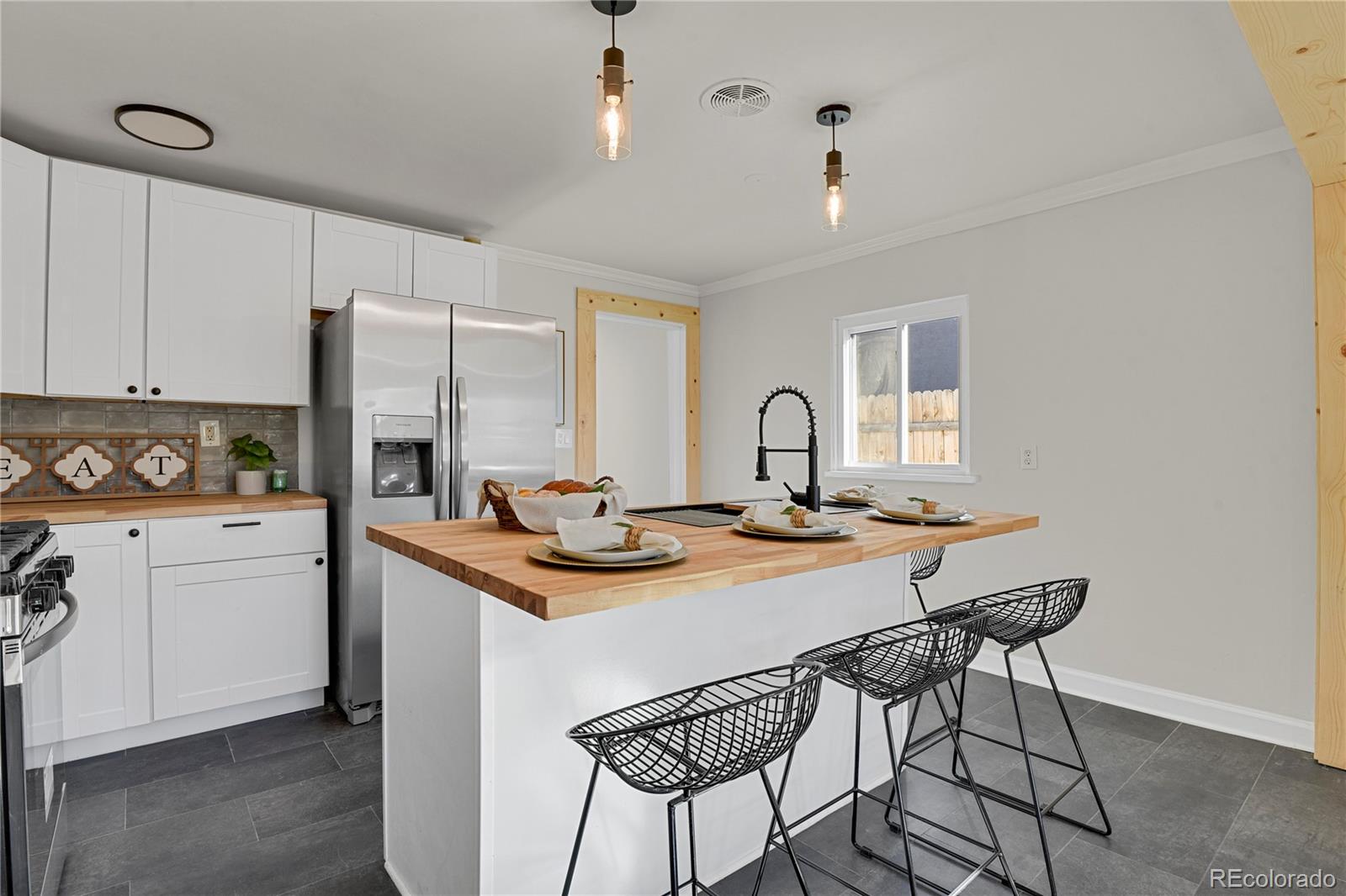 MLS Image #5 for 724 e costilla street,colorado springs, Colorado