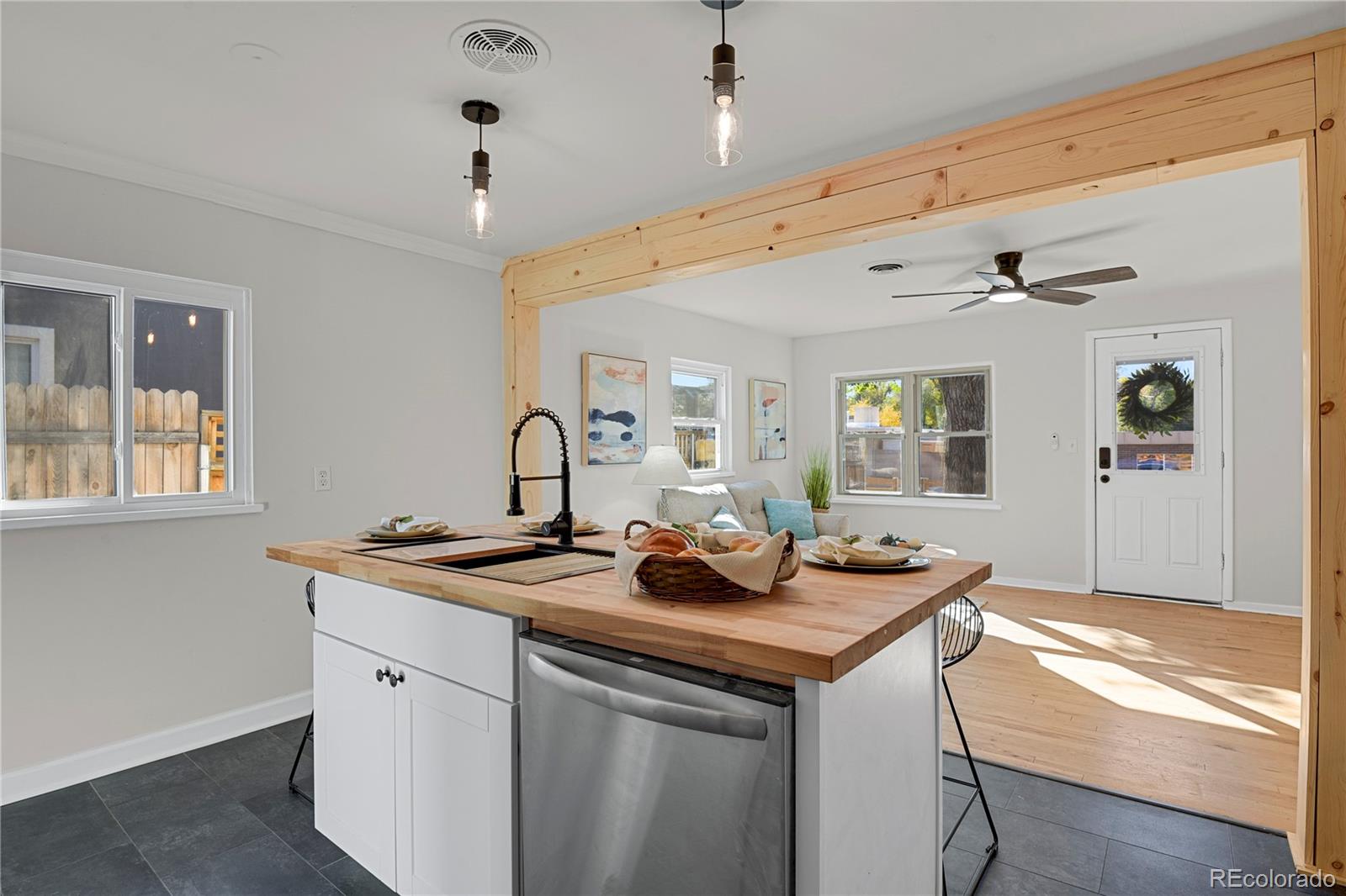 MLS Image #9 for 724 e costilla street,colorado springs, Colorado