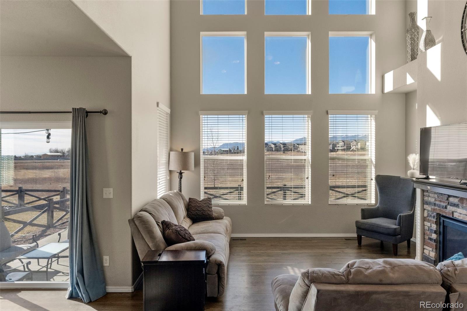 MLS Image #6 for 6571  mineral belt drive,colorado springs, Colorado