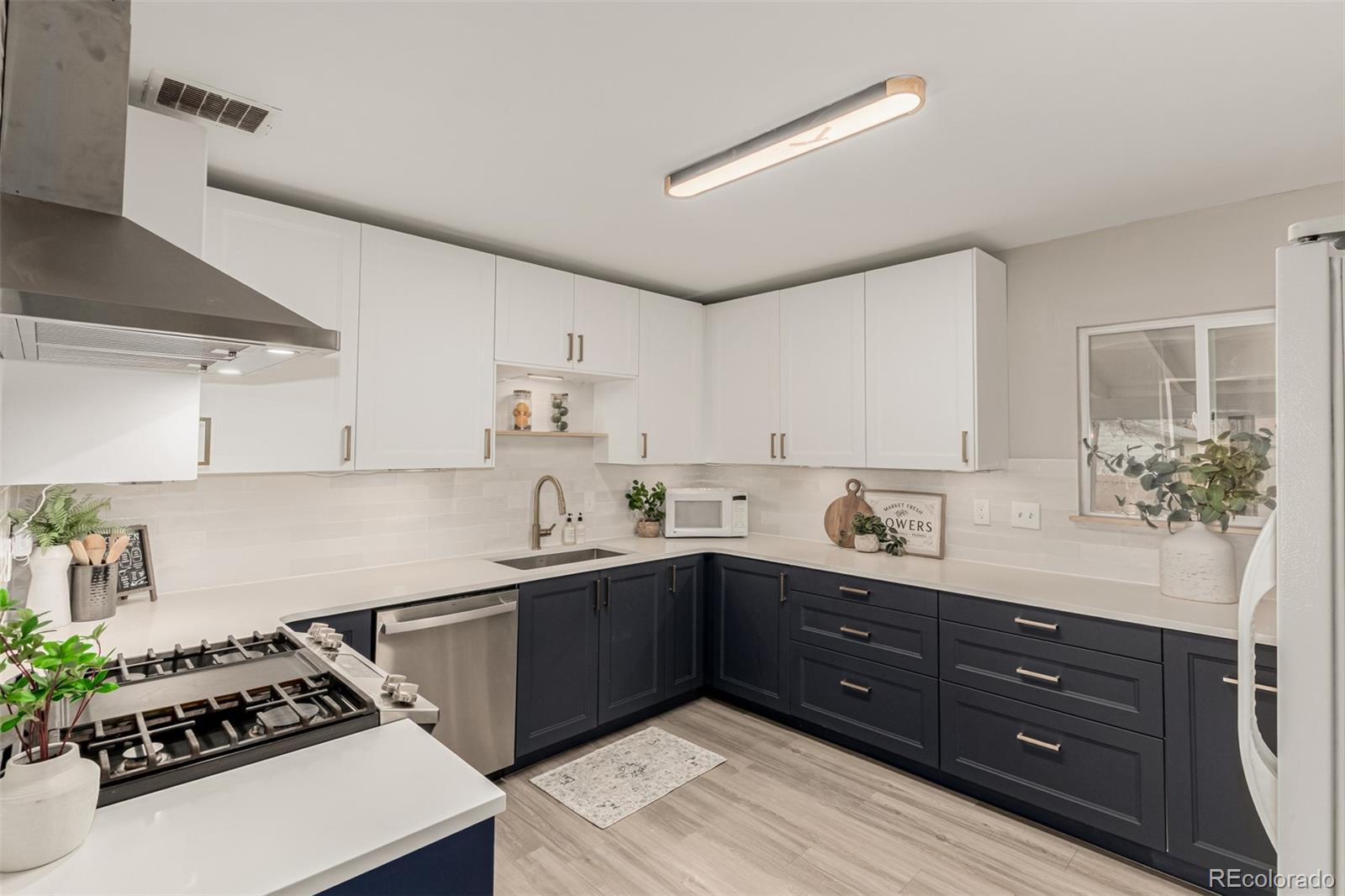 MLS Image #1 for 821  victor street,aurora, Colorado