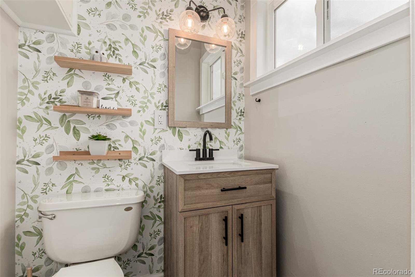 MLS Image #3 for 821  victor street,aurora, Colorado