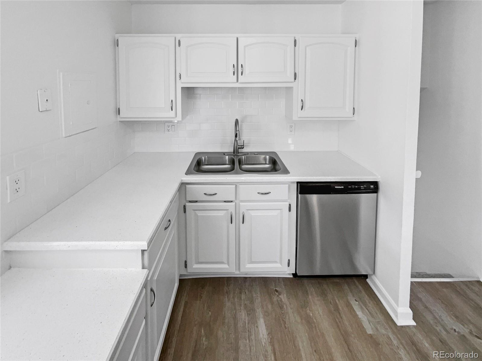 MLS Image #5 for 622  dawson street,aurora, Colorado