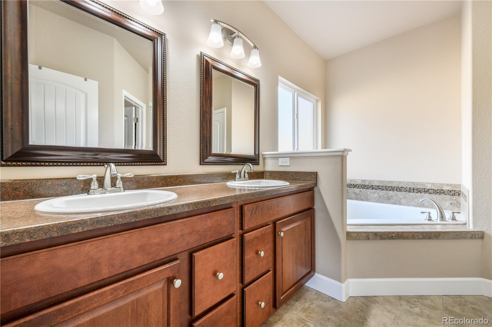 MLS Image #19 for 10484  mile post loop,fountain, Colorado