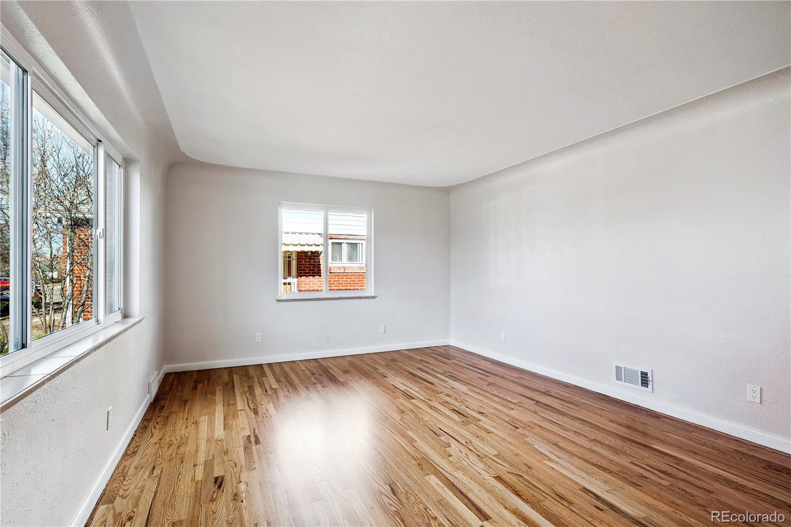 MLS Image #5 for 2040  moline street,aurora, Colorado