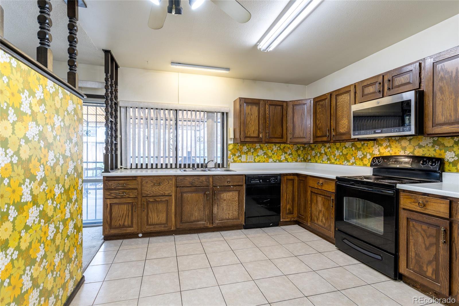 MLS Image #5 for 12305 e 54th avenue drive,denver, Colorado