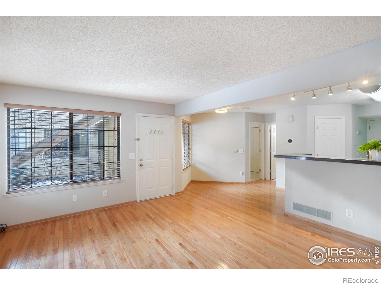MLS Image #15 for 4862 e kentucky avenue,denver, Colorado