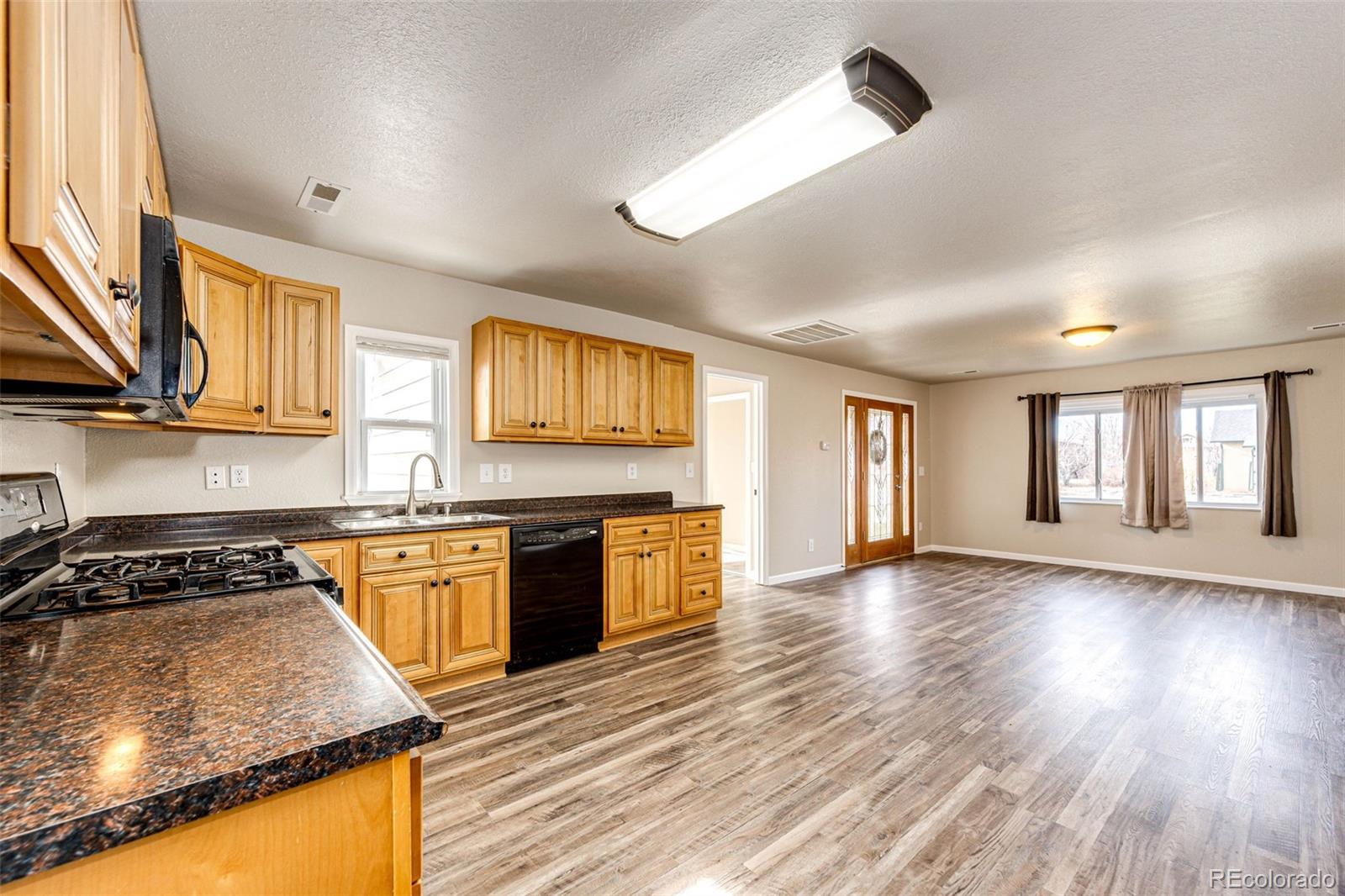 MLS Image #11 for 1548  arapahoe street,strasburg, Colorado