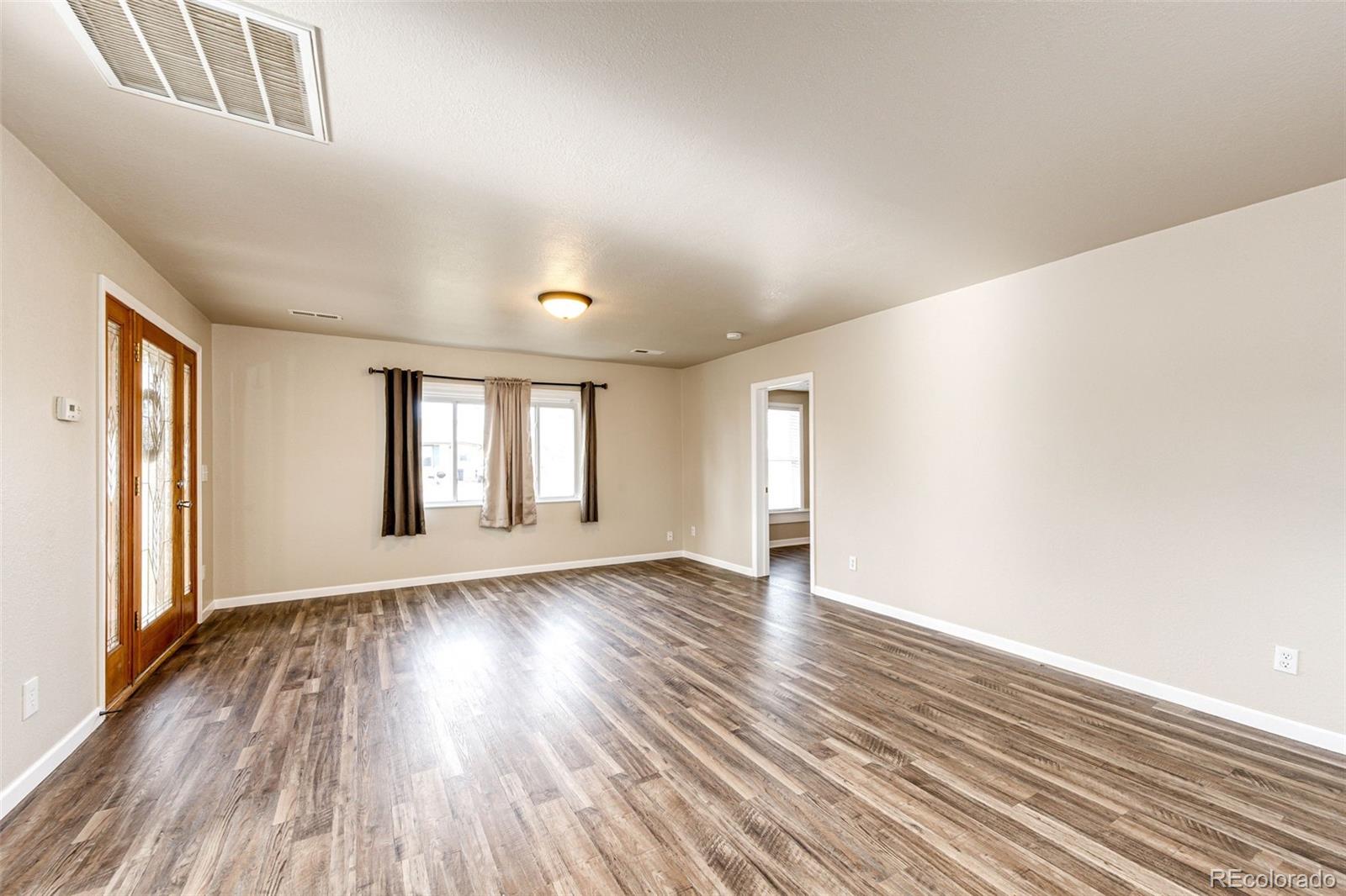 MLS Image #6 for 1548  arapahoe street,strasburg, Colorado