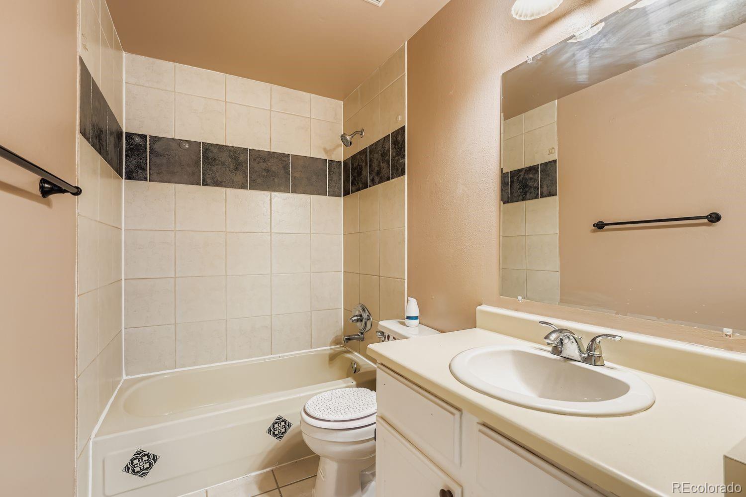 MLS Image #10 for 17365 e rice circle,aurora, Colorado