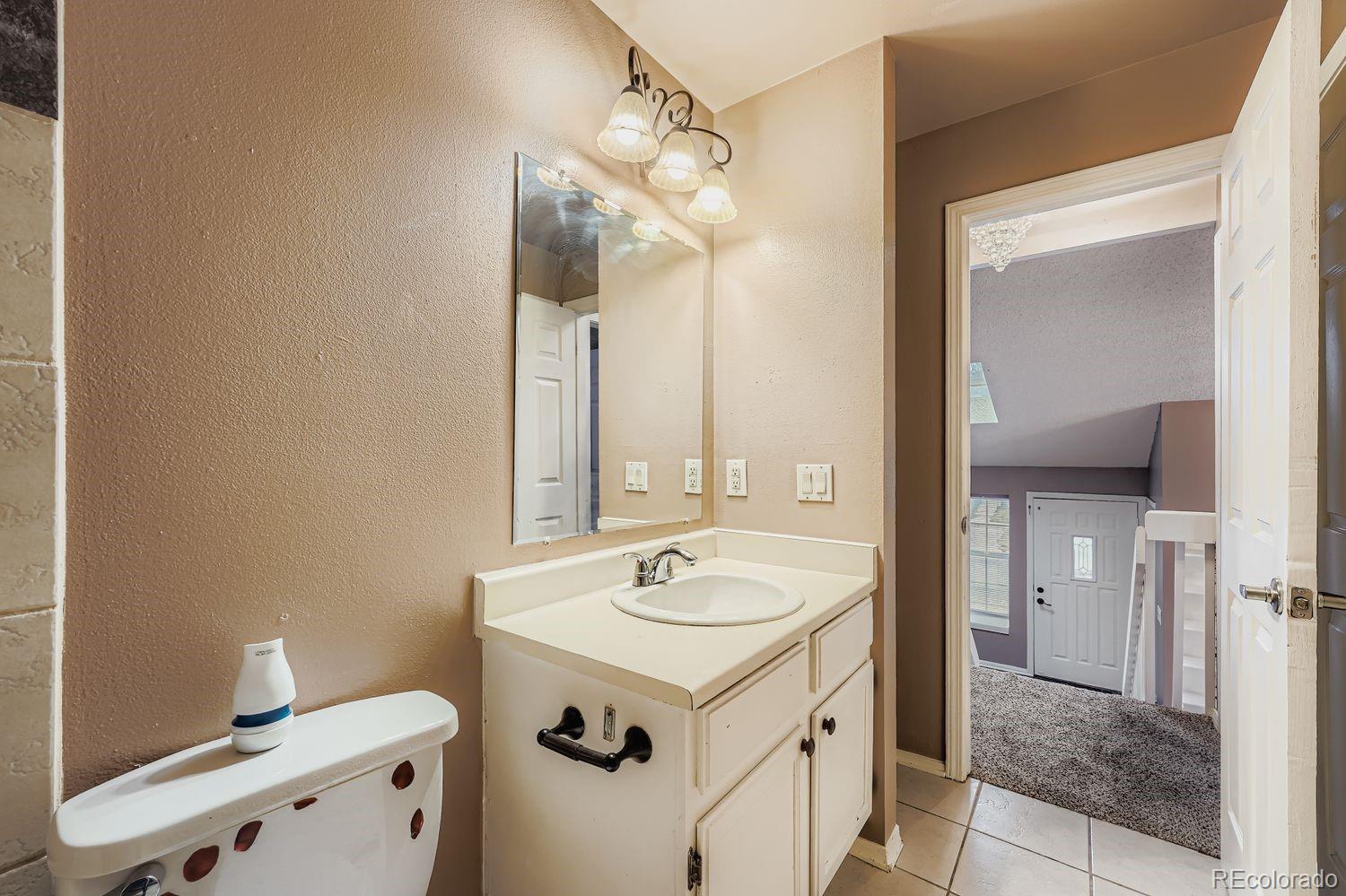 MLS Image #13 for 17365 e rice circle,aurora, Colorado