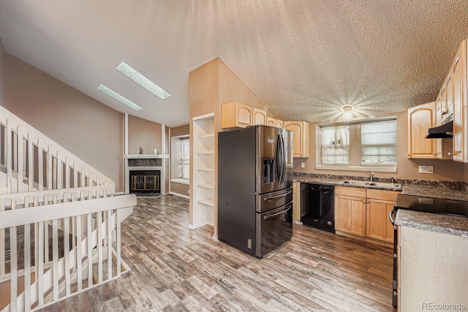 MLS Image #3 for 17365 e rice circle,aurora, Colorado