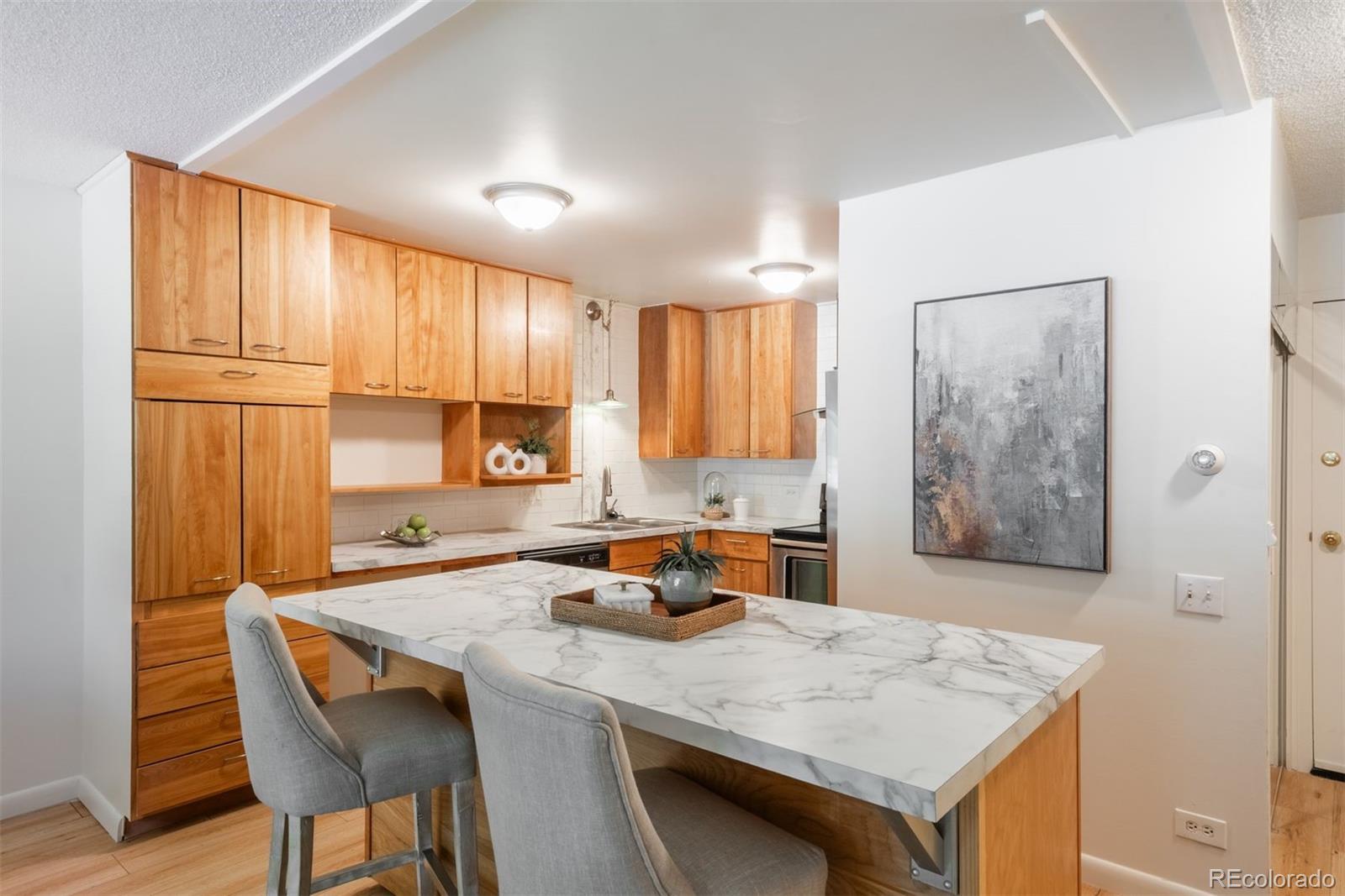 MLS Image #6 for 715 s alton way 6a,denver, Colorado