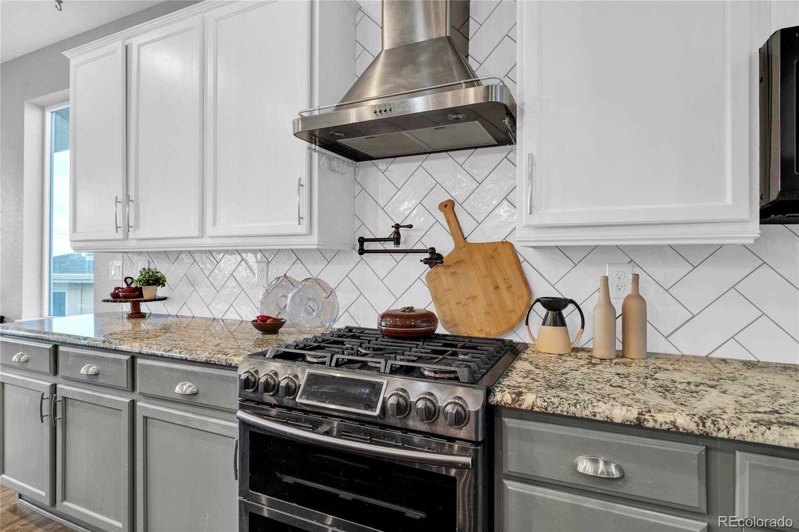 MLS Image #9 for 18639 w 92nd drive,arvada, Colorado
