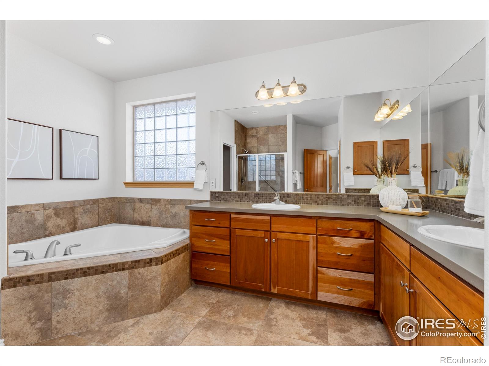 MLS Image #16 for 417  raymond court,lyons, Colorado