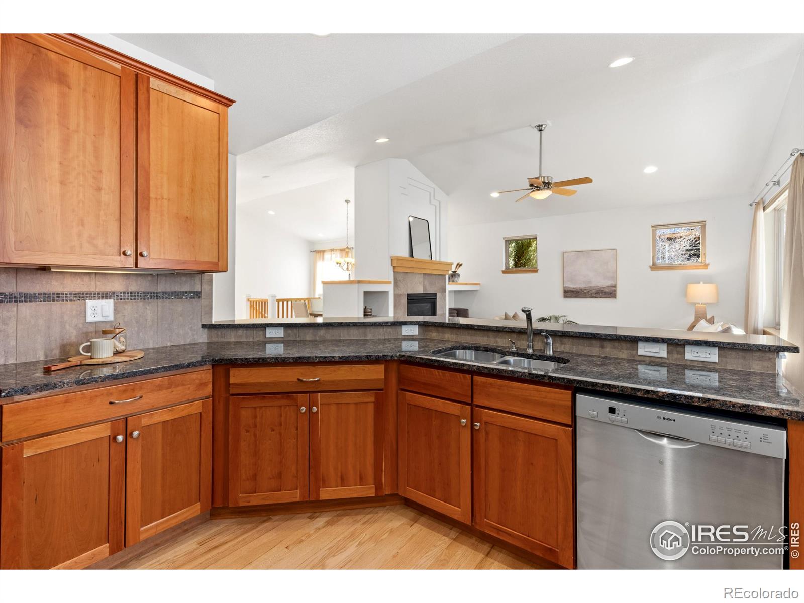 MLS Image #5 for 417  raymond court,lyons, Colorado