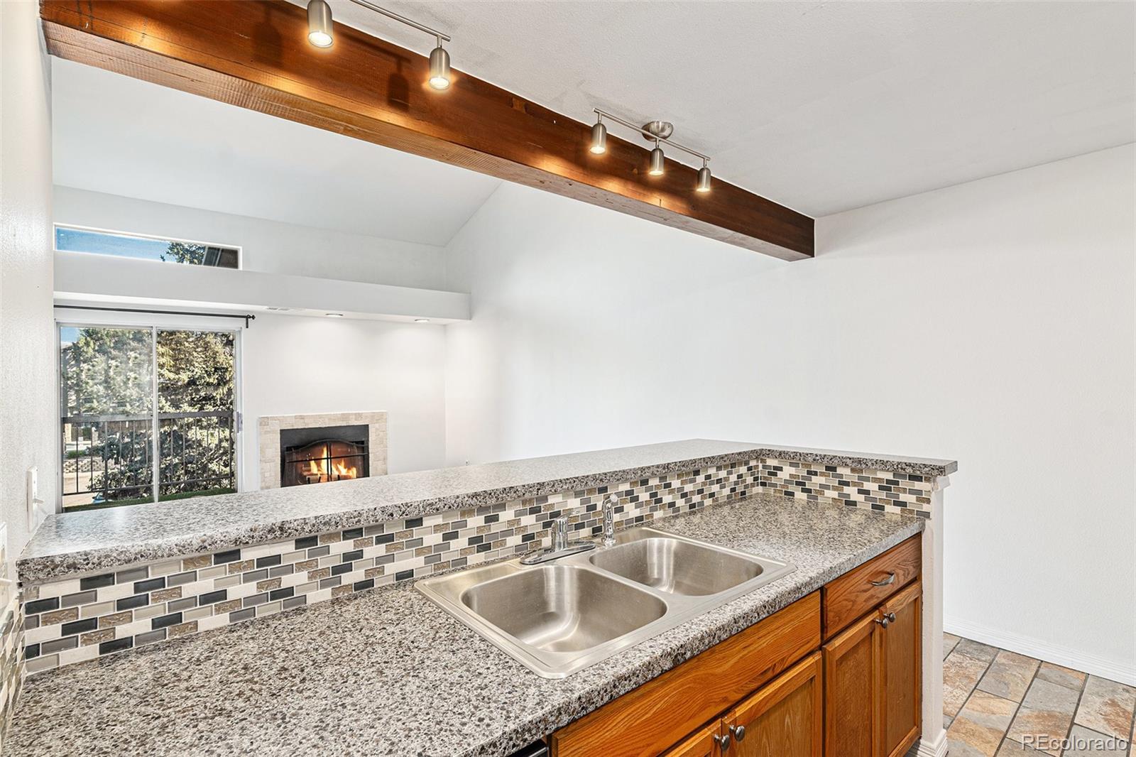 MLS Image #10 for 2575 s syracuse way m307,denver, Colorado