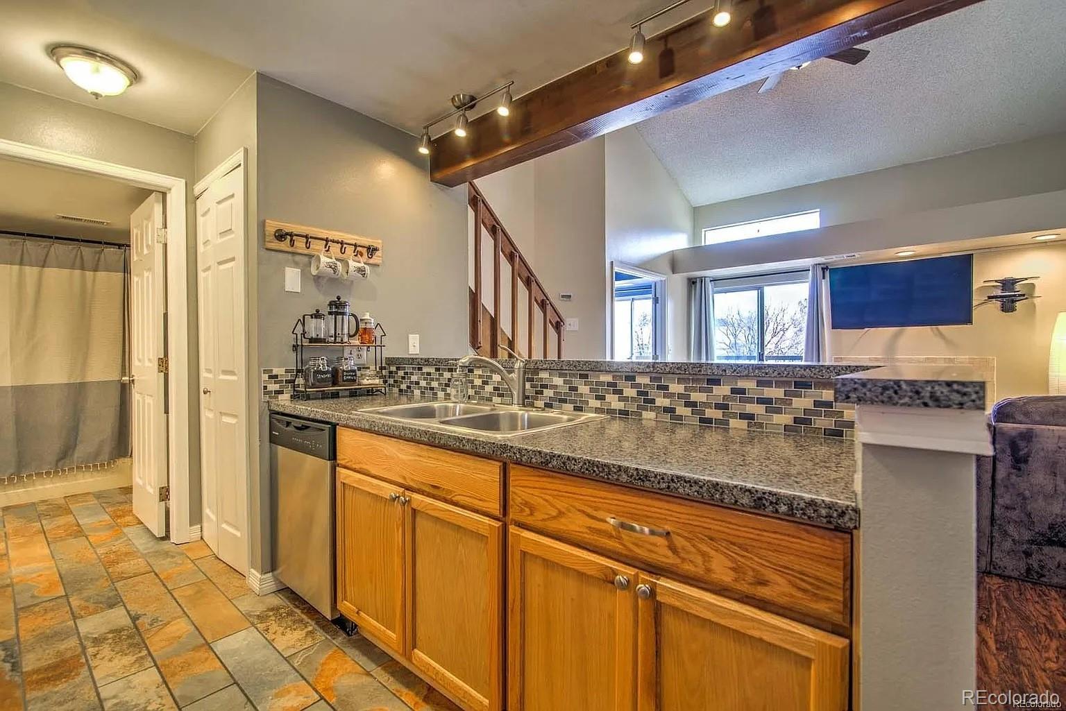 MLS Image #4 for 2575 s syracuse way m307,denver, Colorado