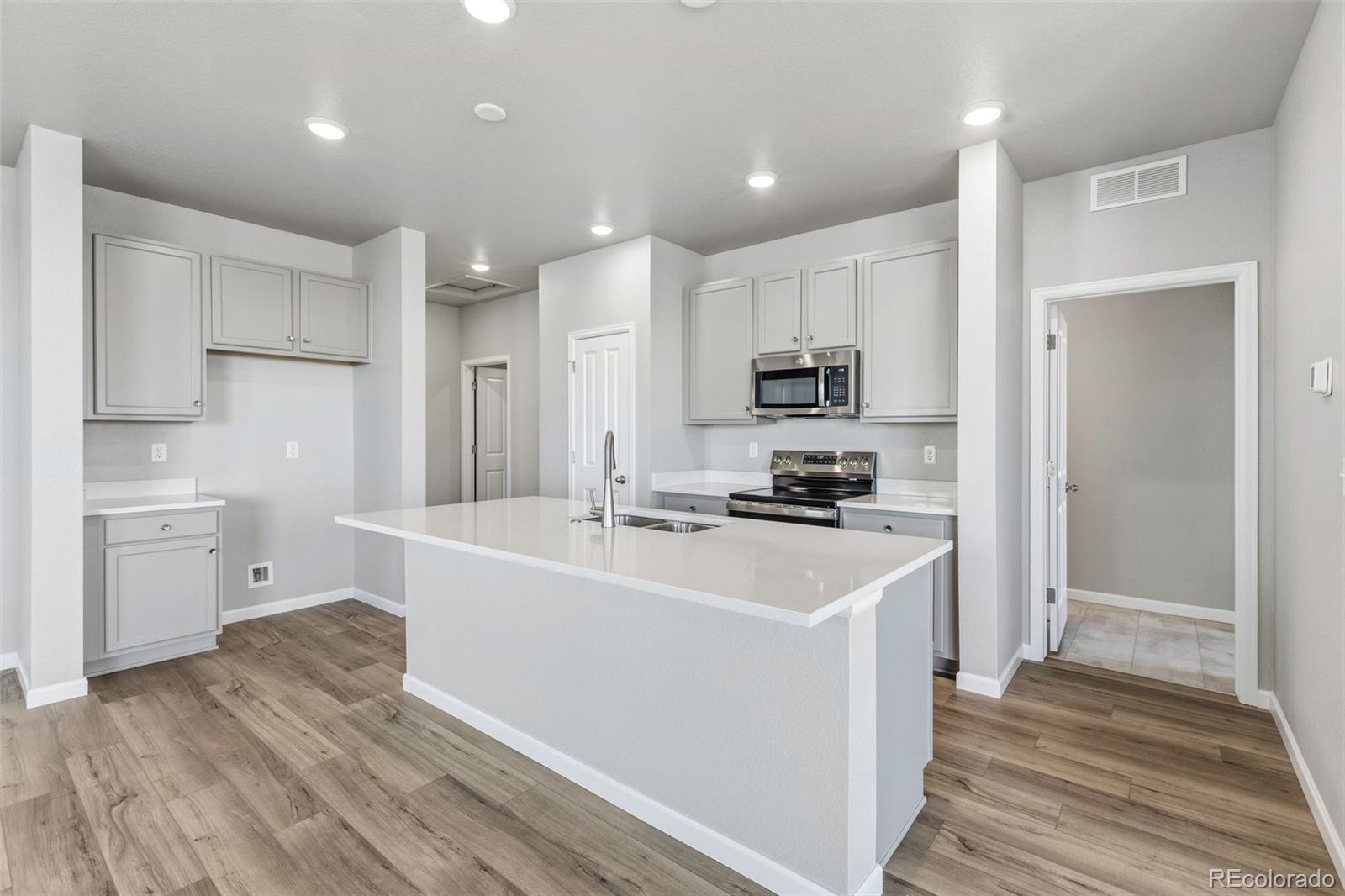 MLS Image #4 for 6801  utica circle,firestone, Colorado
