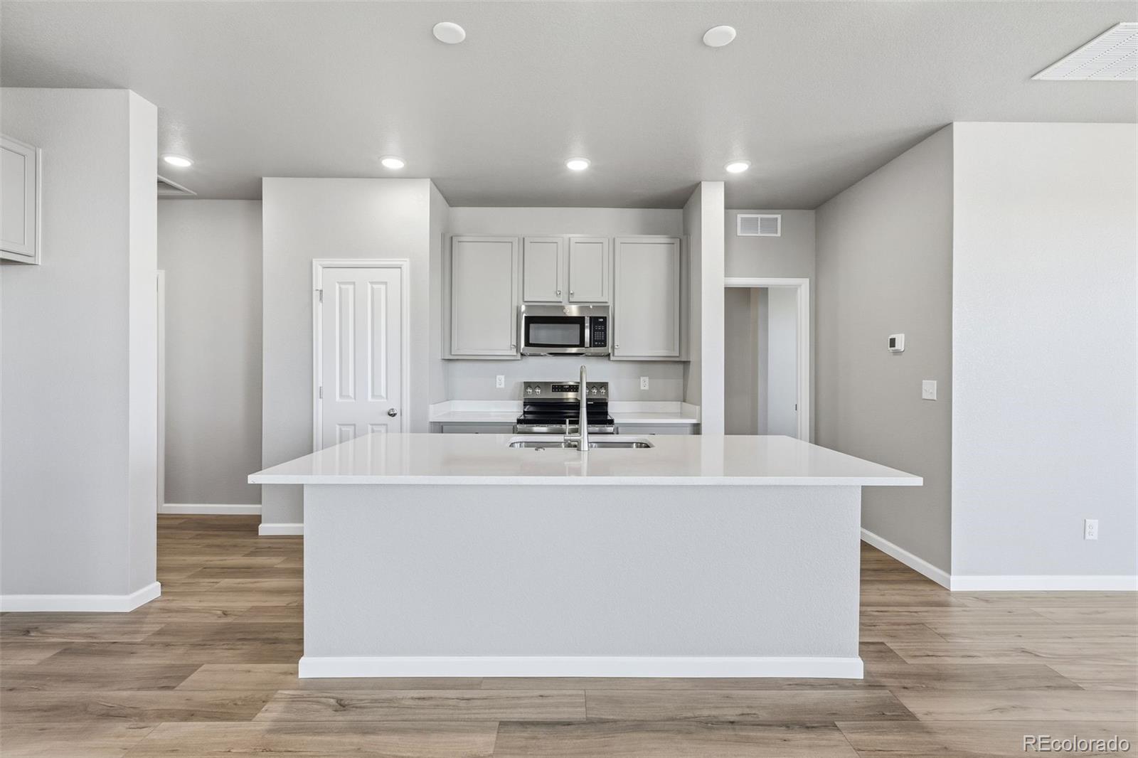 MLS Image #5 for 6801  utica circle,firestone, Colorado