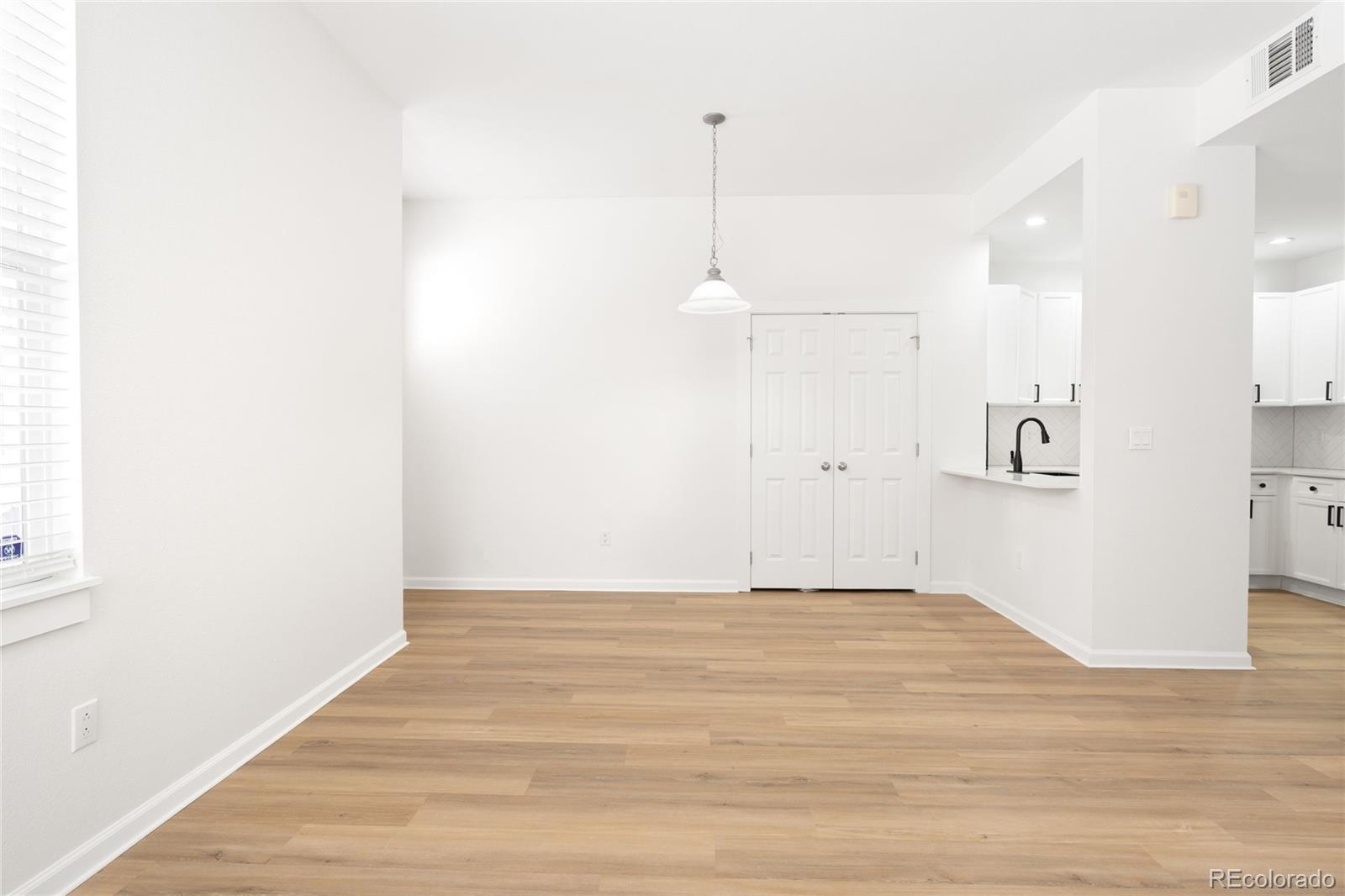 MLS Image #10 for 2708  syracuse street 111,denver, Colorado