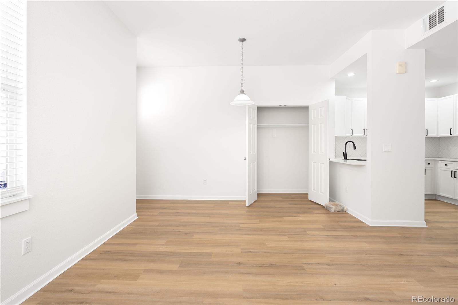 MLS Image #11 for 2708  syracuse street 111,denver, Colorado