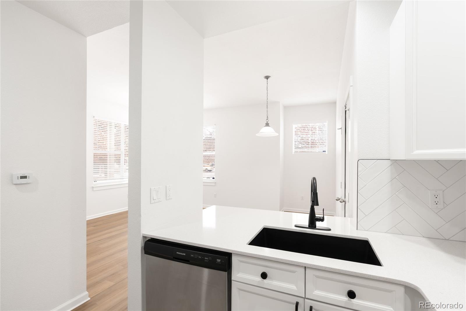 MLS Image #15 for 2708  syracuse street 111,denver, Colorado