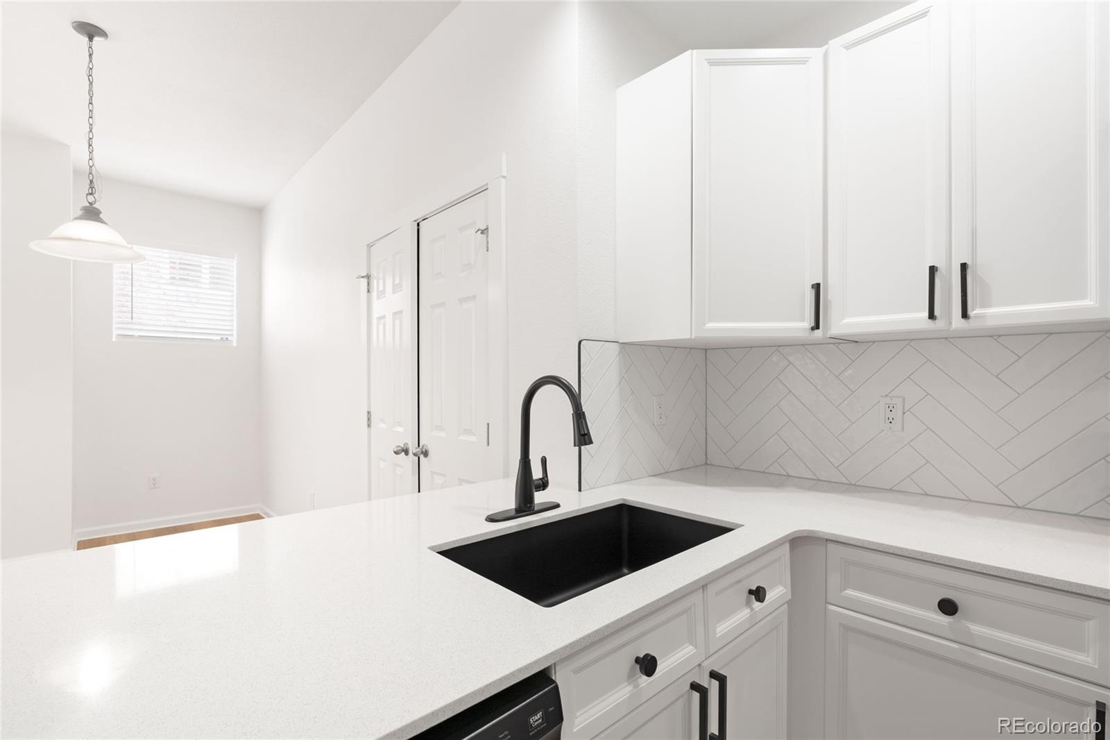 MLS Image #16 for 2708  syracuse street 111,denver, Colorado