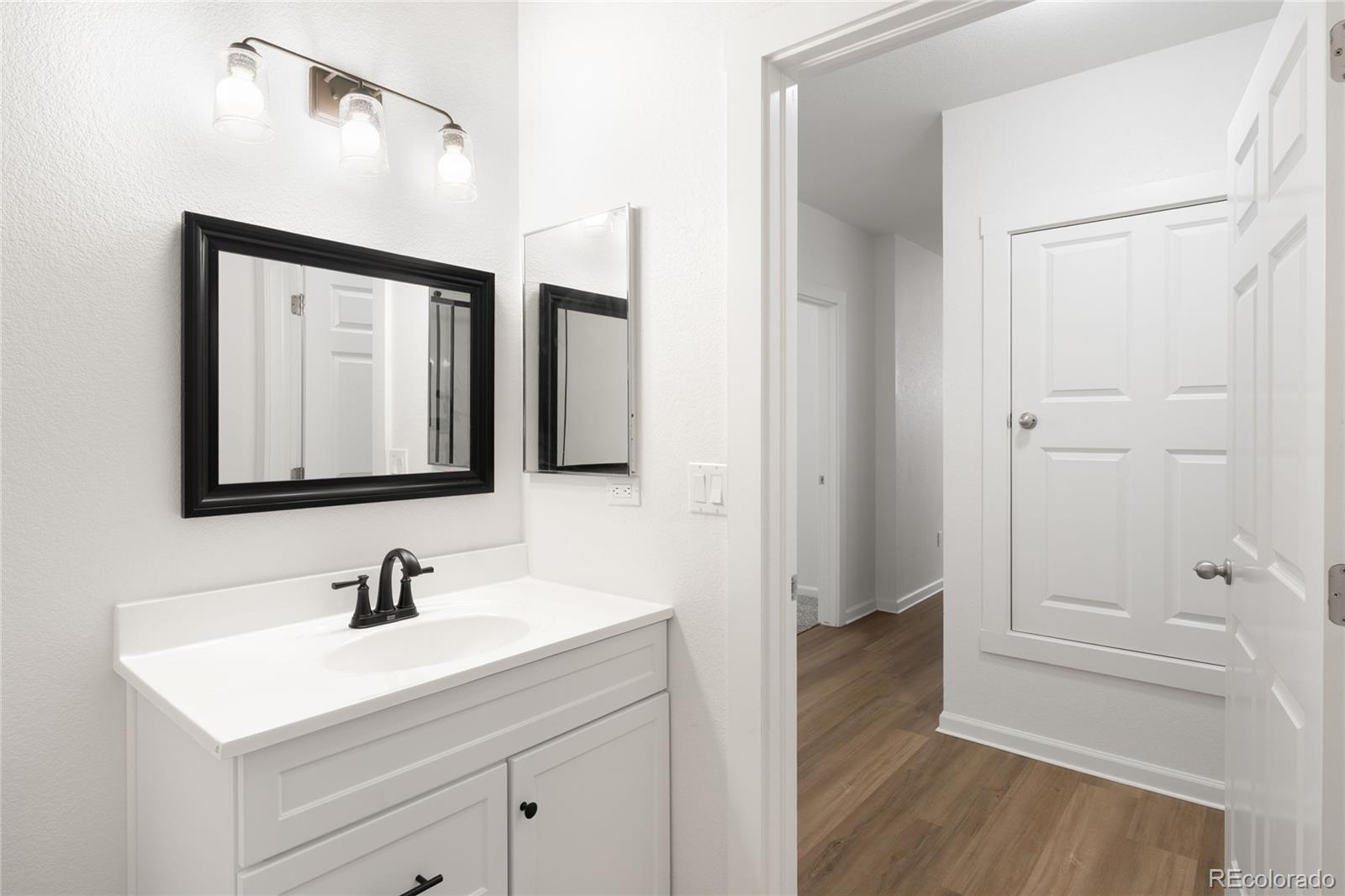 MLS Image #28 for 2708  syracuse street 111,denver, Colorado