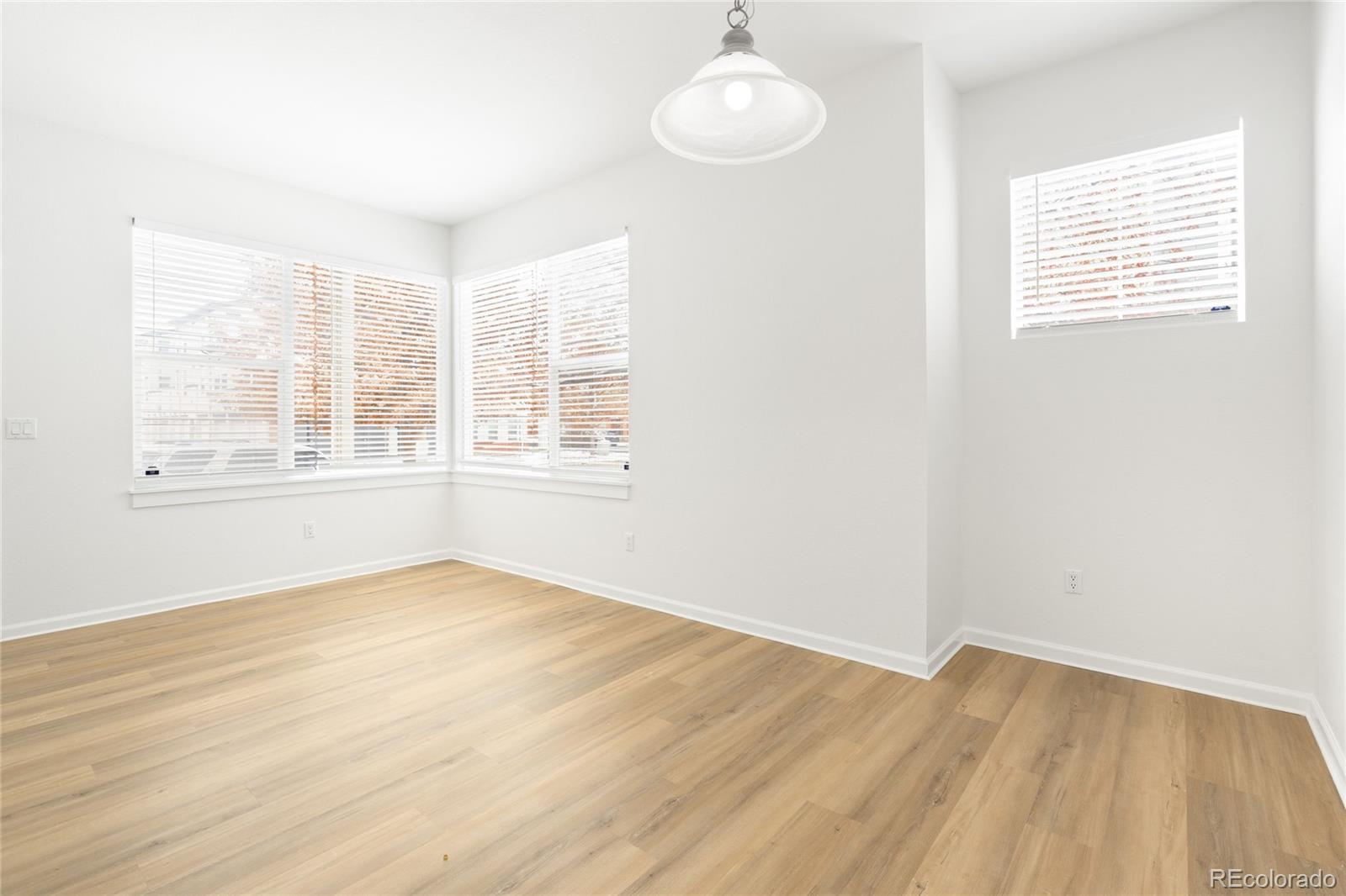 MLS Image #7 for 2708  syracuse street 111,denver, Colorado
