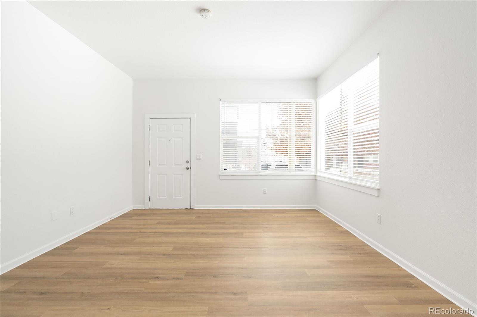 MLS Image #8 for 2708  syracuse street 111,denver, Colorado