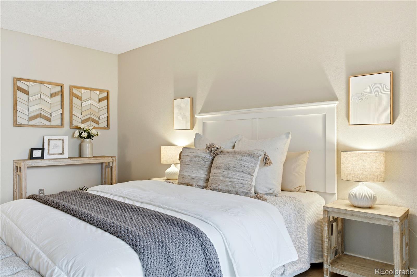 MLS Image #15 for 2880 s locust street 200s,denver, Colorado