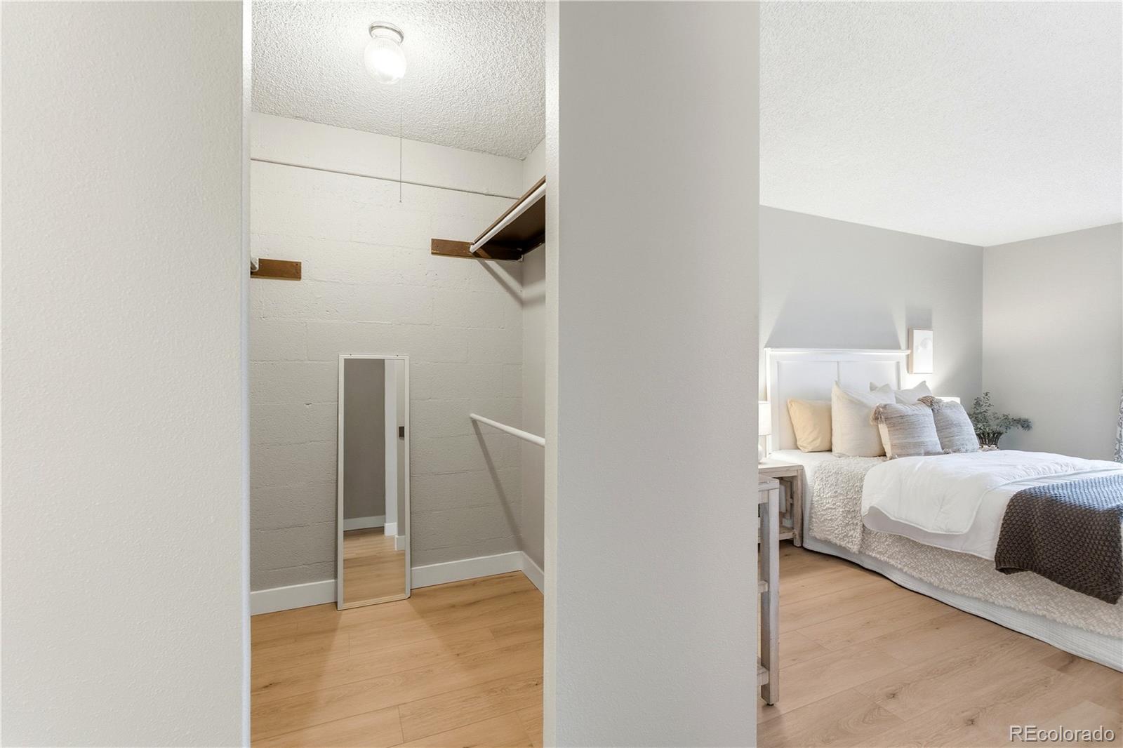 MLS Image #16 for 2880 s locust street 200s,denver, Colorado