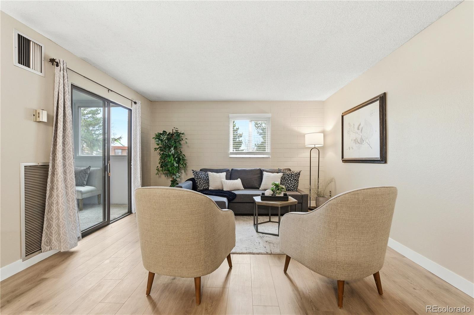 MLS Image #3 for 2880 s locust street 200s,denver, Colorado