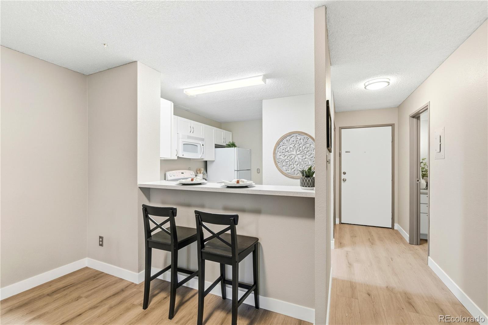 MLS Image #7 for 2880 s locust street 200s,denver, Colorado