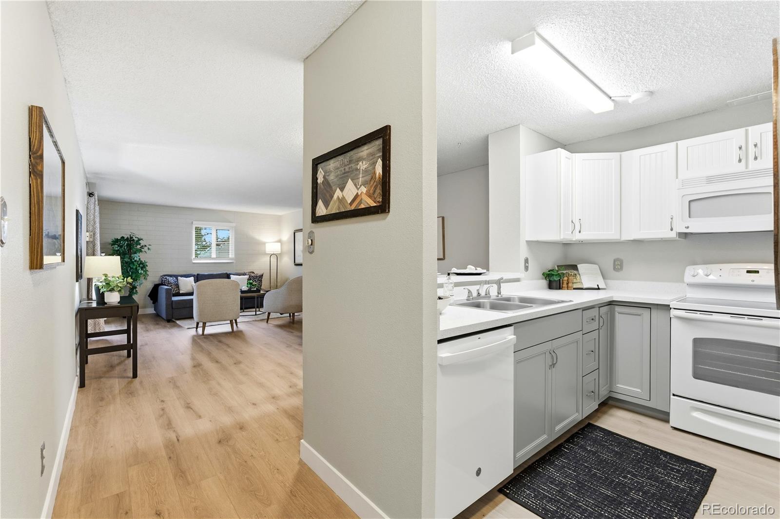 MLS Image #8 for 2880 s locust street 200s,denver, Colorado