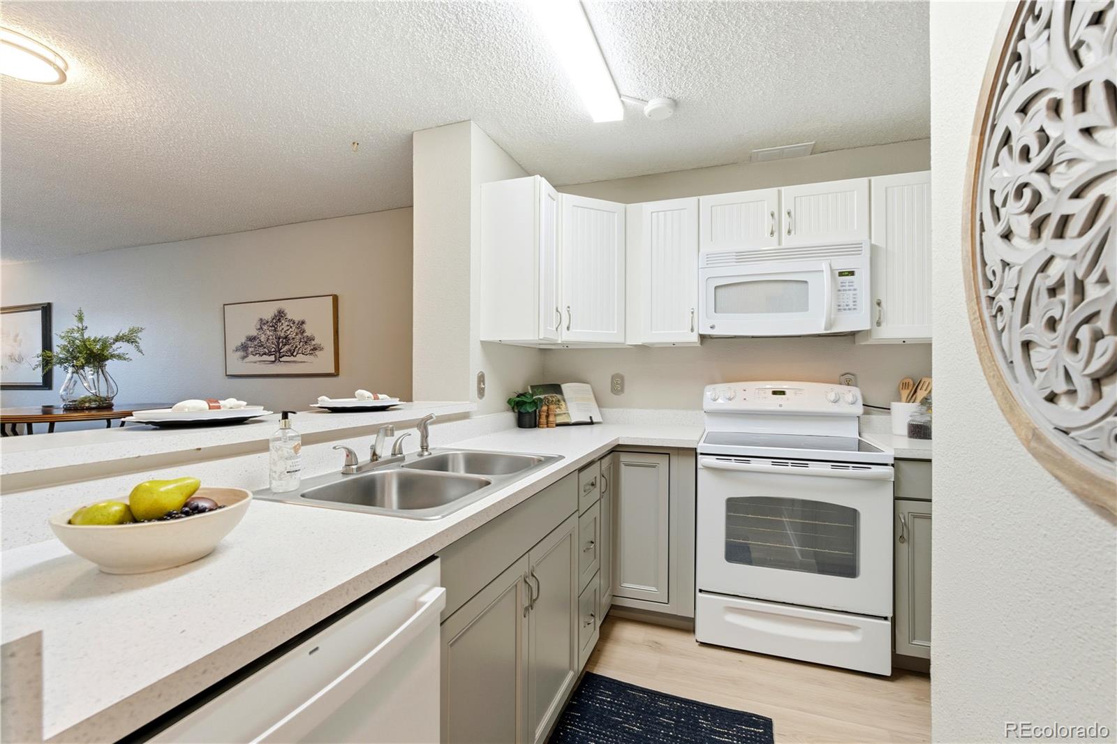 MLS Image #9 for 2880 s locust street 200s,denver, Colorado