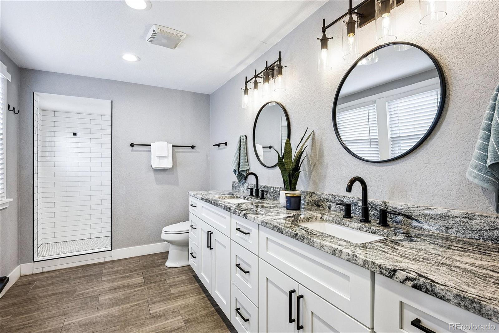 MLS Image #20 for 2421 s bannock street,denver, Colorado