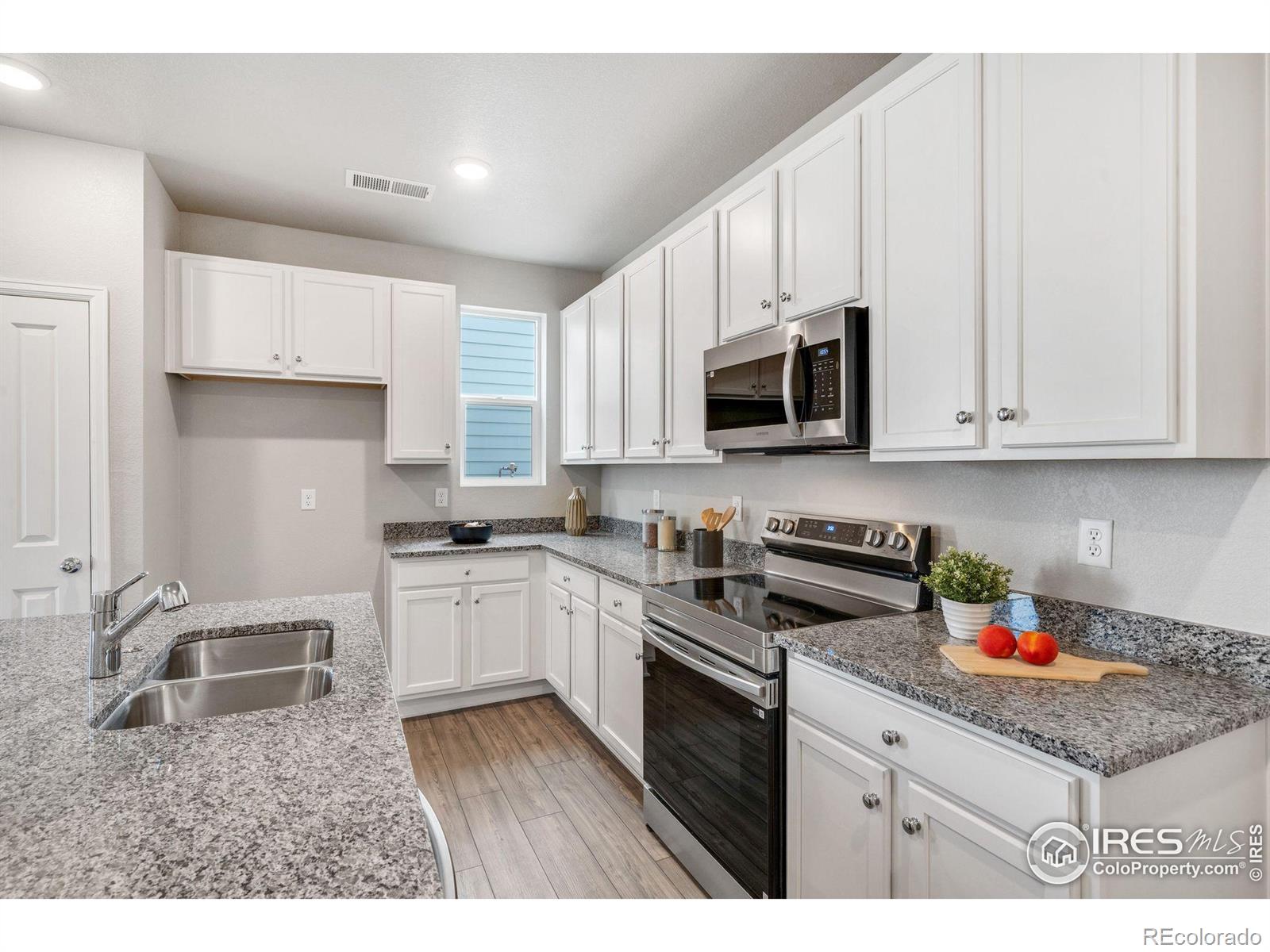 MLS Image #17 for 310  shoveler way,johnstown, Colorado