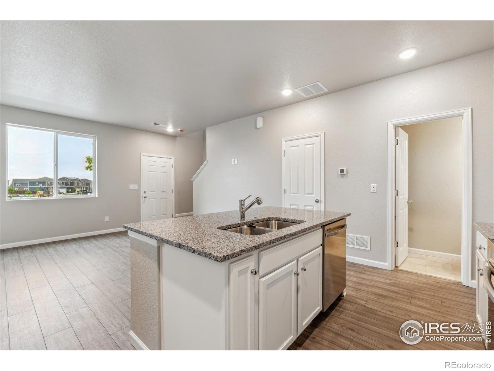 MLS Image #10 for 299  shoveler way,johnstown, Colorado