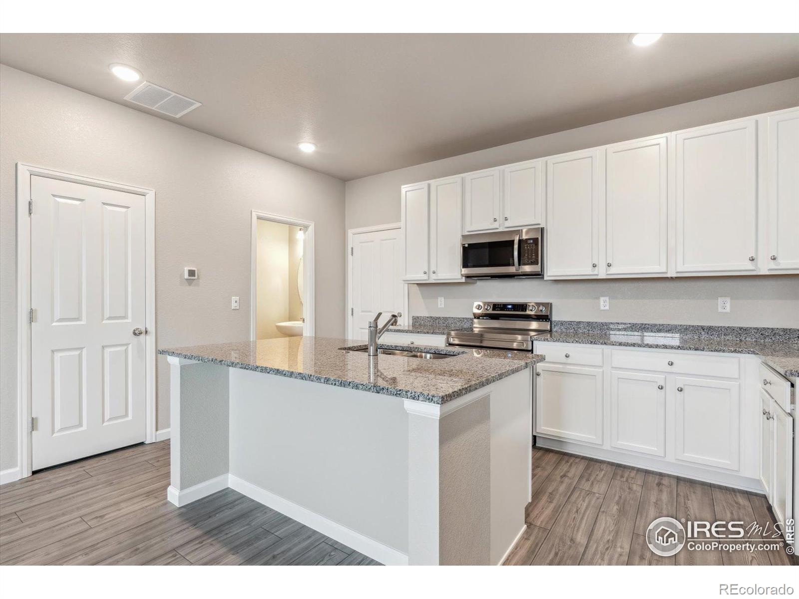 MLS Image #8 for 299  shoveler way,johnstown, Colorado
