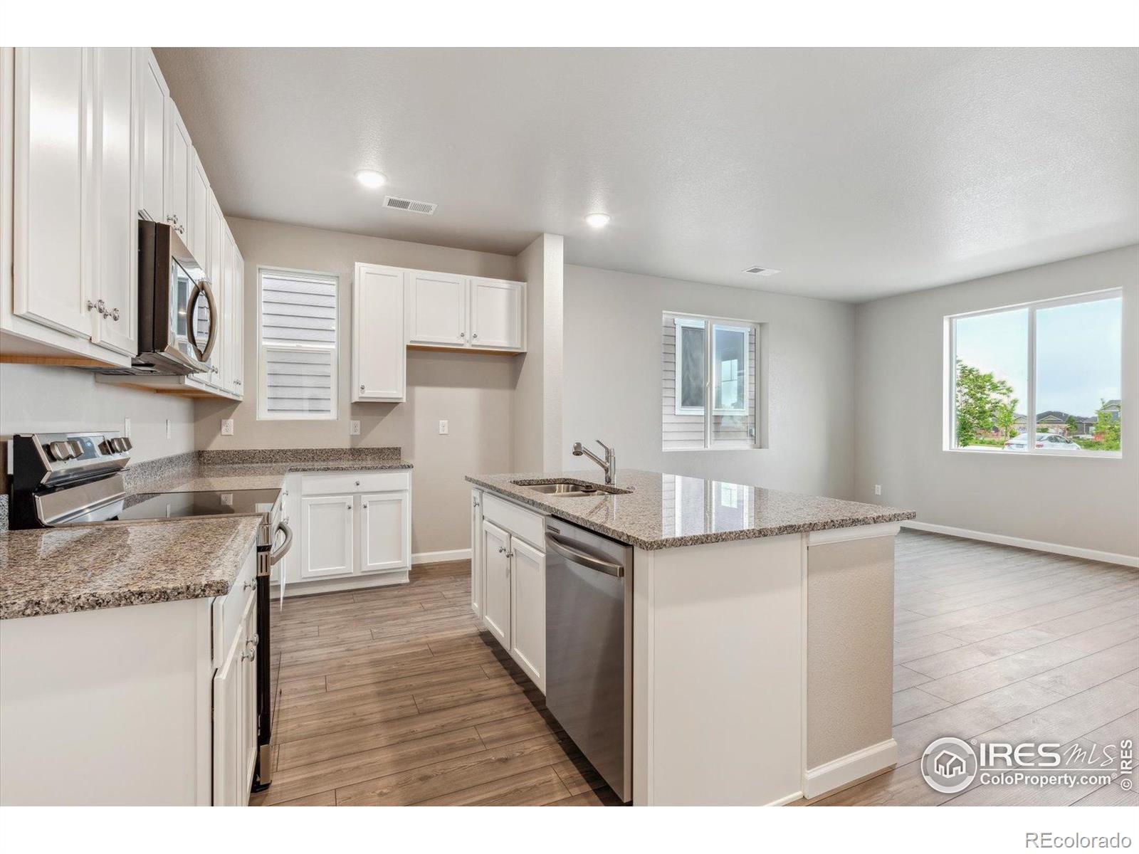 MLS Image #9 for 299  shoveler way,johnstown, Colorado