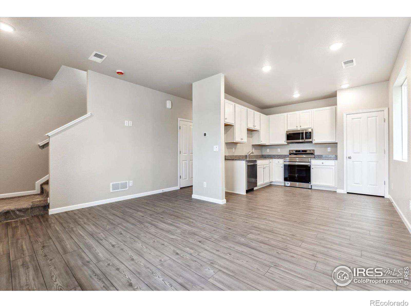 MLS Image #10 for 311  shoveler way,johnstown, Colorado