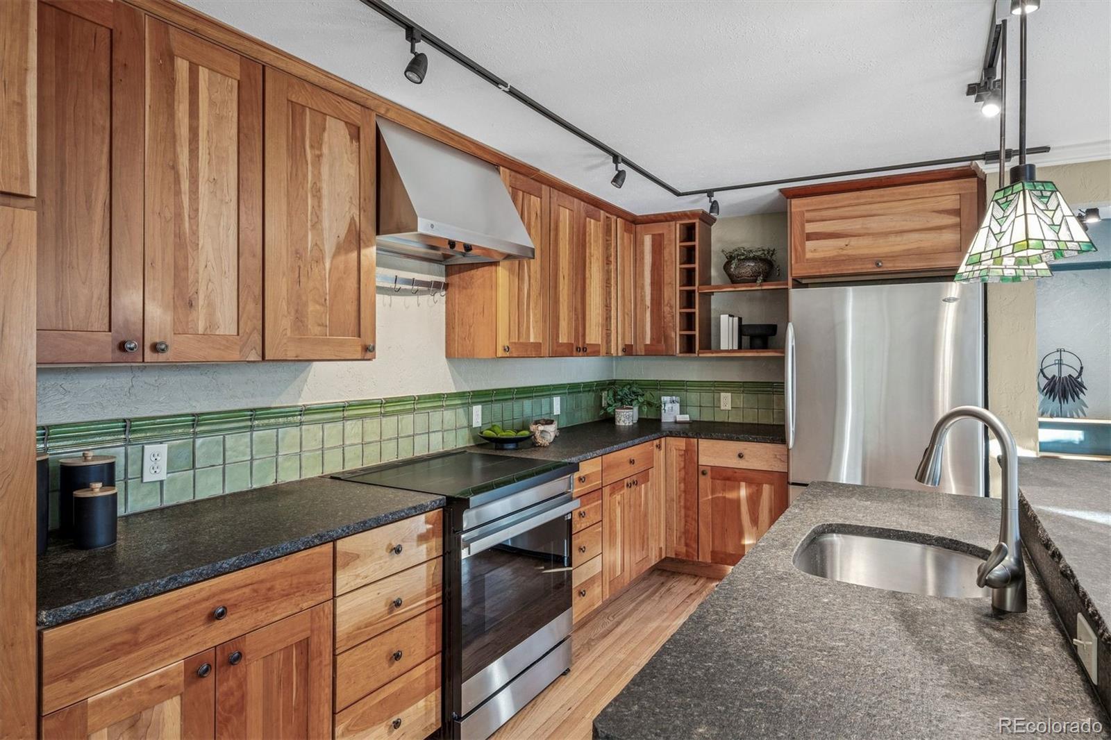MLS Image #17 for 2025  eudora street,denver, Colorado
