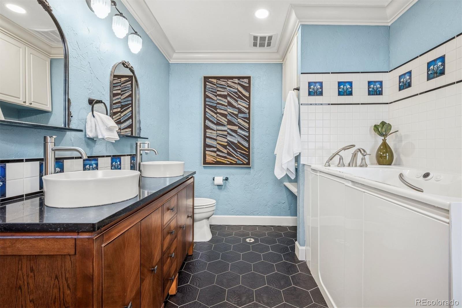 MLS Image #28 for 2025  eudora street,denver, Colorado