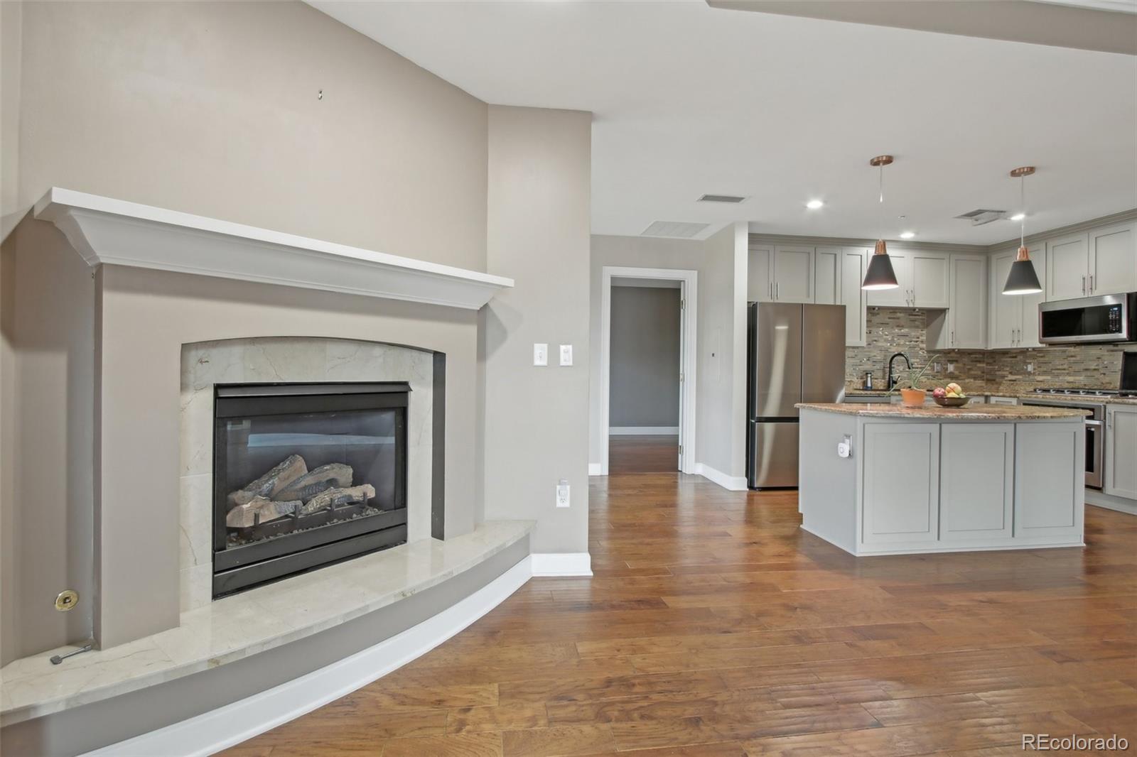 MLS Image #11 for 1827 n grant street 502,denver, Colorado