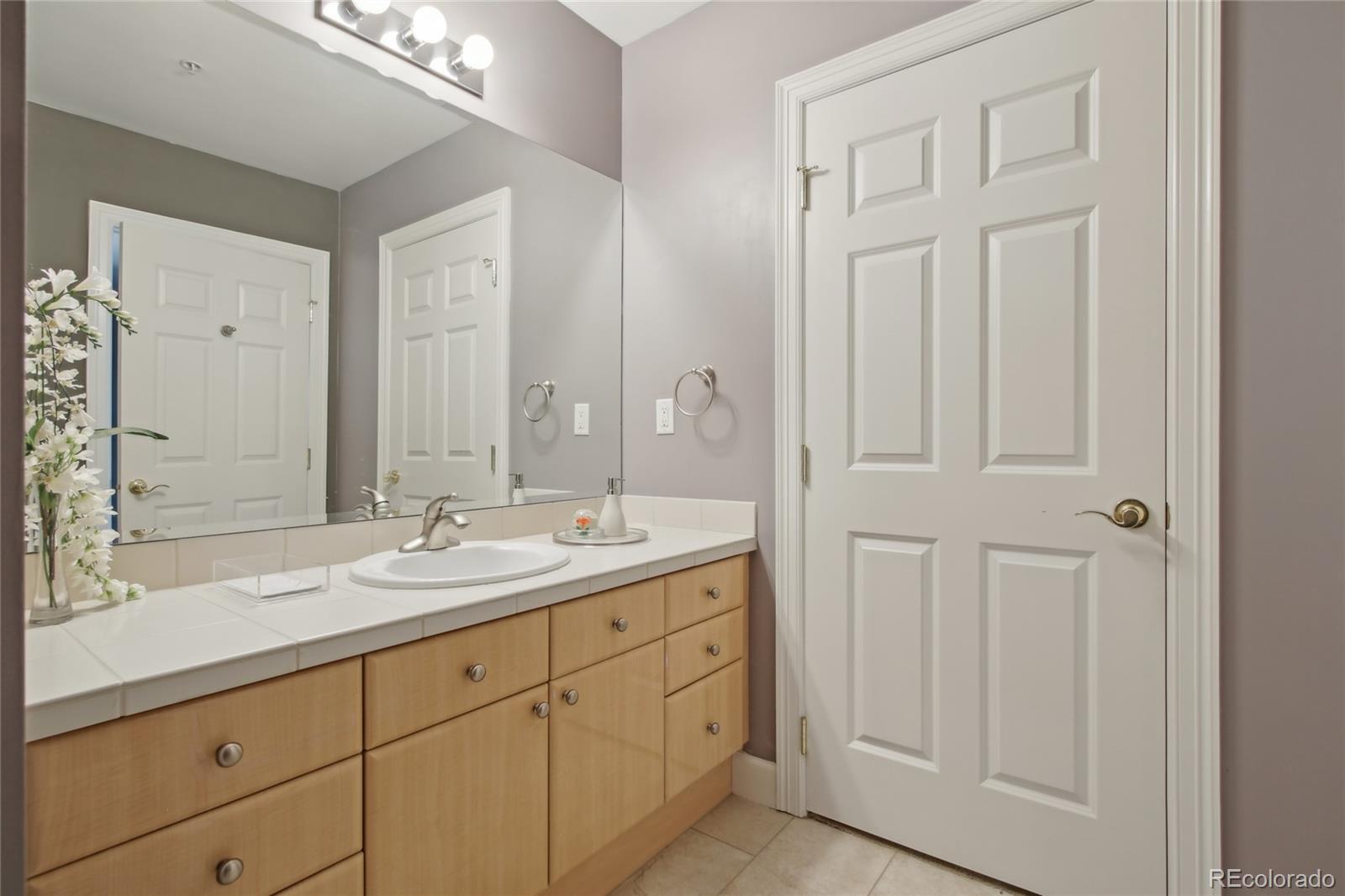 MLS Image #20 for 1827 n grant street 502,denver, Colorado