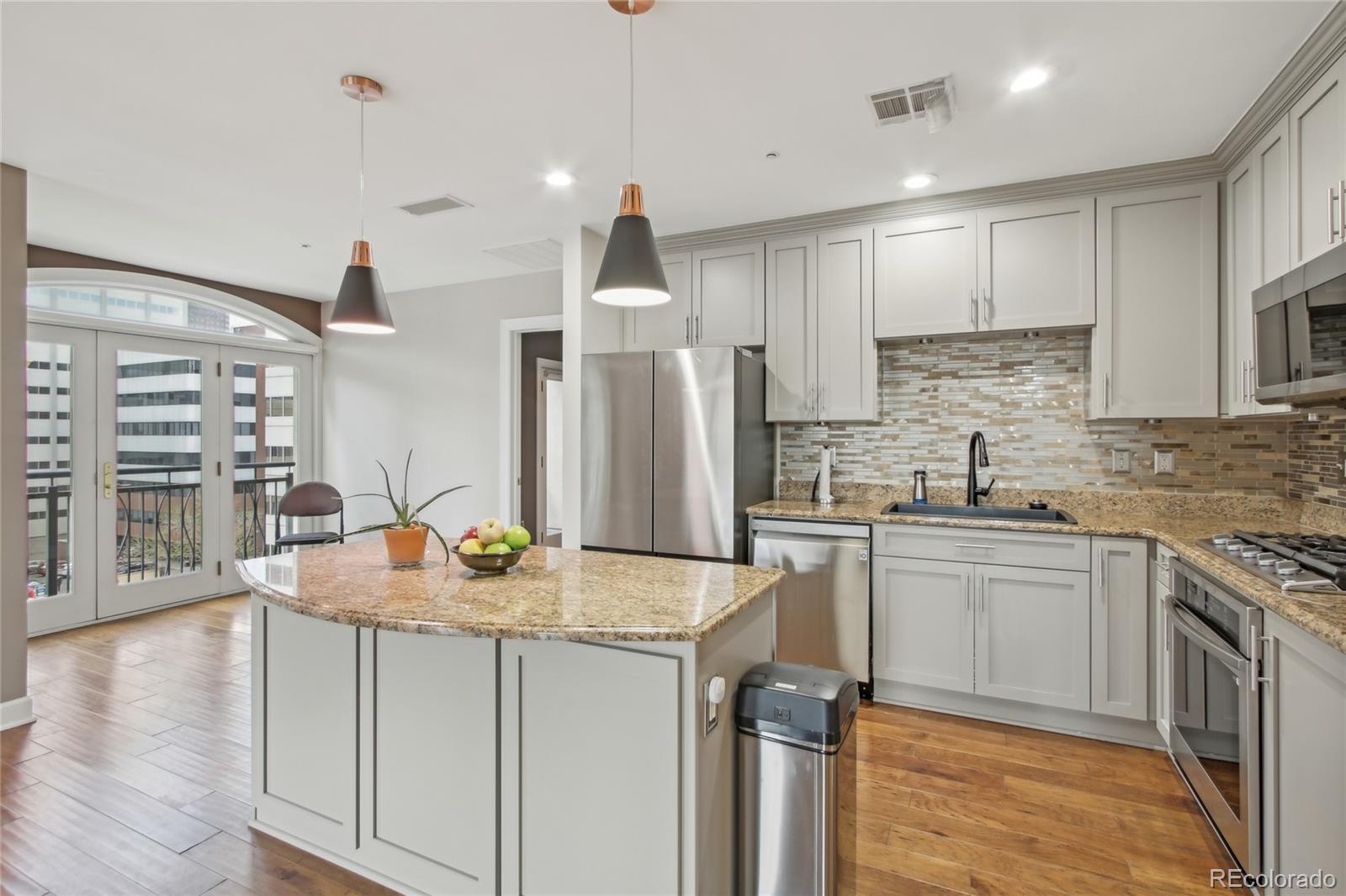 MLS Image #4 for 1827 n grant street 502,denver, Colorado
